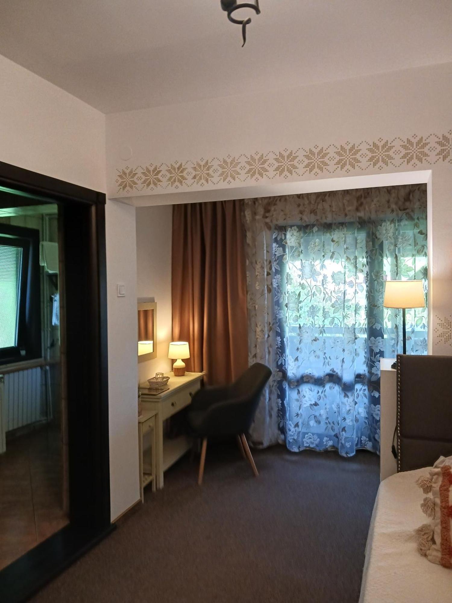 Hotel Casa Calin à Vama  Extérieur photo